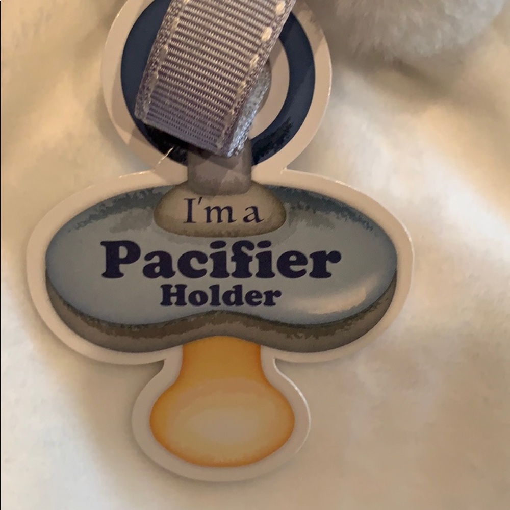 Cuddly Pacifier Holder NEW 🐻 - Picture 3 of 3